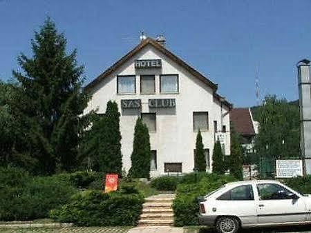 Sas Club Hotel Budapeste Exterior foto